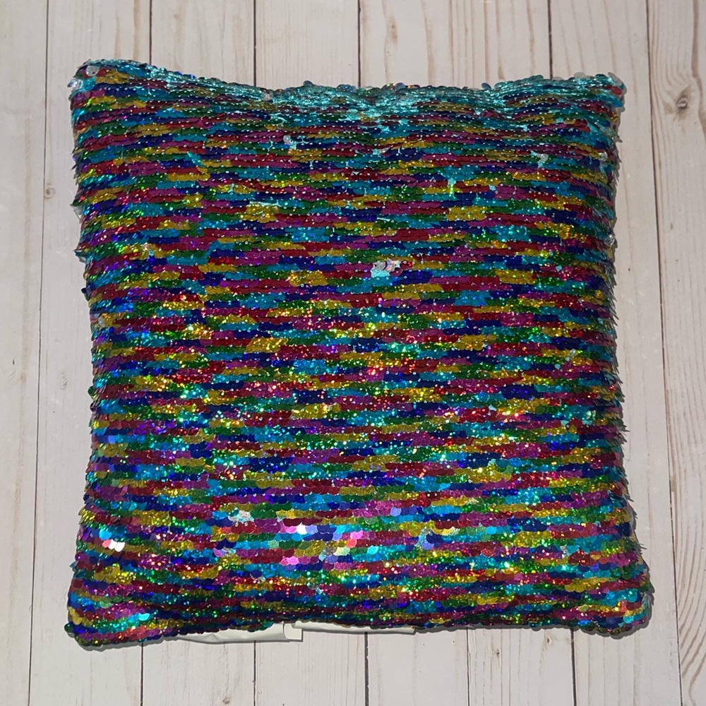 Flip sequin pillow